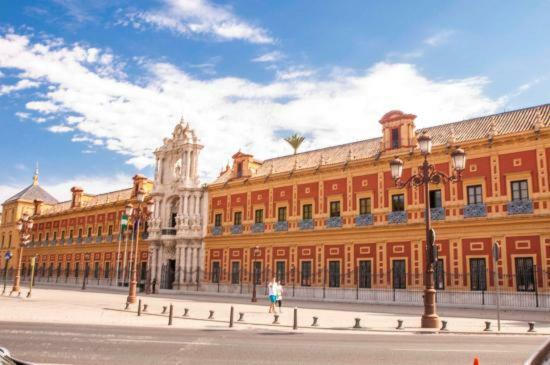 Go To Sevilla Cathedral Exteriör bild
